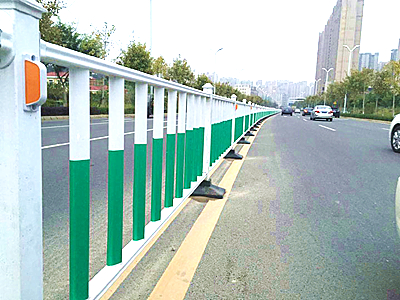 蹊径隔离护栏图片3