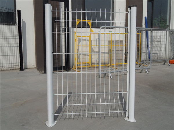 三角折弯护栏网图片2