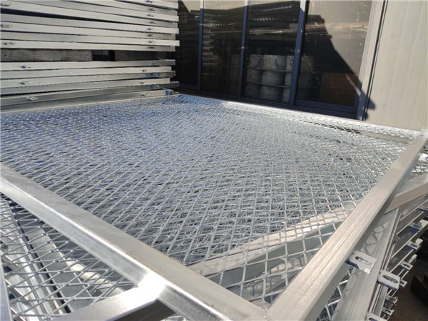 南京钢板网护栏网图片2