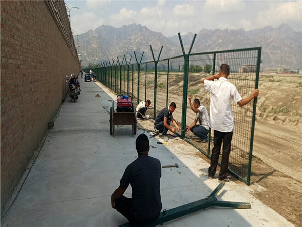 山东济南牢狱护栏网图片2